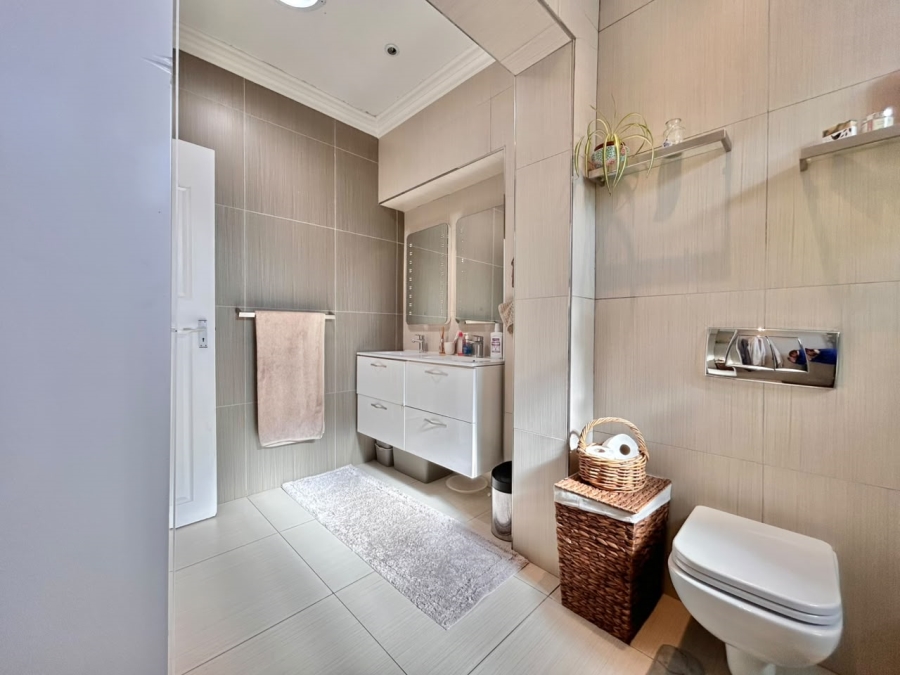 To Let 4 Bedroom Property for Rent in Plumstead Western Cape